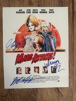 Mars Attacks ! – Signed 8×10 Movie Photo