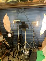 Complete Vintage Photography / Film Studio Lighting Kit – Stands, Umbrellas,