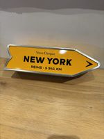 VEUVE CLICQUOT Champagne NEW YORK NYC Arrow Tin Case Empty Rare Limited Edition