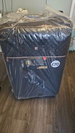 brand new still in packaging extra large ultra light it suitcase