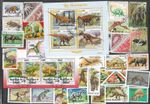 PREHISTORIC ANIMALS DINOSAURS ON STAMPS 50 ALL DIFFERENT COLLECTION  A  22/6/26
