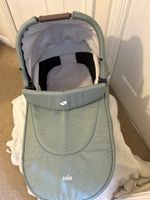Joie Ramble XL Carrycot with Raincover & Box - Green In Good Condition