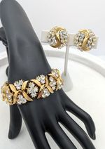 Vintage TRIFARI Rhinestone Bracelet Earrings Set Gold Tone Boxed