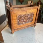 A FINE QUALITY ANTIQUE EDWARDIAN CARVED MAHOGANY MAGAZINE/ BOOK RACK ,CIRCA-1910