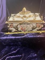 Majolica dresser box featuring heavy gold highlights and hand-painted roses.