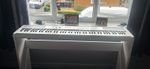 Gear4music SDP-2 88-Key Weighted Stage Piano White w/ Stand & Sustain Pedal