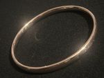 ✨ 9CT GOLD BANGLE BRACELET – HALLMARKED 375 – 9.5G ✨