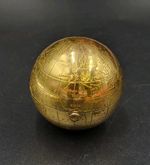 Vintage 1950s Pygmalion Gold-tone Globe Compact No 1960