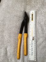 ybigo heavy duty 12" tin snips in good used condition
