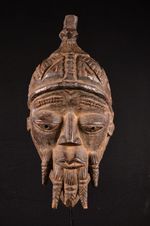 22828 A Primitive African Bena Lulua Mask DR Congo