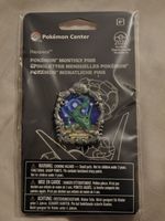 Rayquaza Pokémon Monthly Pins: Legendary Moments Pin (2 of 12) IN HAND