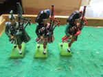 BRITAINS METAL PIPERS GORDON HIGHLANDERS BLACK WATCH SCOTS GUARD 1/32 UK VGC