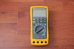 FLUKE 189 TRUE RMS MULTIMETER, (SPARES OR REPAIR).