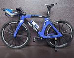 Time Trial Triathlon Bicycle Model – Blue Racing Bike – Collectible Decor 19 cm