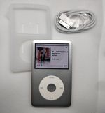 Apple iPod Classic 160GB (full refurb + accessories)