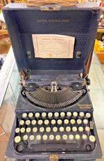Early 20th Century Antique Remington Portable Typewriter - EC41206 A/F