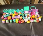 Shopkins Chef Club Assorted Mini Figures w/ Bags & Recipe Box, Multicoloured