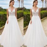Beach Boho Wedding Dresses V Neck Lace Elegant Romantic Sleeveless Bridal Gowns