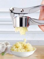 Stainless Steel Garlic Press Manual Ginger Mincer Crusher Professional Kitchen T