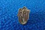 Vintage gold coloured Rolling Stones  tongue pin / badge rare HTF