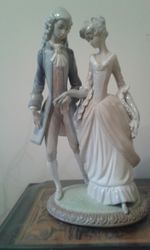 LLADRO ,WALK IN VERSAILLES  ,SEPTEMBER 1980.RETIRED 1981,01005004,15.75" GLAZED