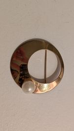 Vintage Sarah Coventry Gold Tone Circle Brooch with Faux Pearl
