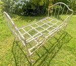 ANTIQUE FRENCH BED PETITE CREAM METAL DAY BED CASTORS GARDEN SHOP DISPLAY PROP