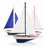 Wooden Sailboat Model Yacht – Handcrafted Nautical Decor Ornament