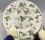Wedgwood Wild Strawberry - 10,3/4" Dinner Plate.Backstamp (A).