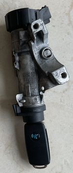 Volkswagen Transporter T5/5.1 Ignition Barrel And Key 5R0905851B