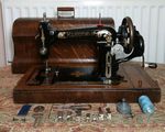 Harris No.5 Hand Crank Sewing Machine Accessories & Case Made In USA c.1920