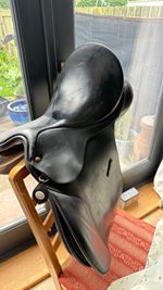 Bates Caprilli Black Leather Saddle 17" 2xw bar with measuring guide