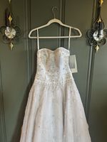 NWT Oleg Cassini White Wedding Dress Size 2 Petite with Gorgeous Beading