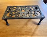 Vintage rectangular footed kettle/pan trivet