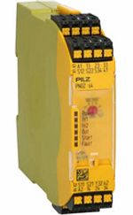 Safety relay Pilz 751104 - PNOZ s4 C 24VDC 3 n/o 1 n/c (New and sealed )