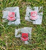 5 X WEST HAM UNITED FOOTBALL METAL KIT SHIRT PIN BADGE  MERCHANDISE HAMMERS