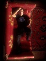 Robbie Williams Unsigned 10" x 8" Photo - English singer and songwriter *5