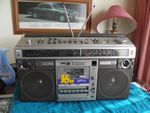HITACHI TRK-8190E BOOMBOX NEW BELTS EVERYTHING WORKS BUT SOUND IS VERY LOW