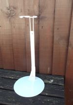 1 x 4001   DELUXE DOLL STAND TO FIT A   24-34  INCH DOLL