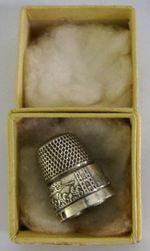 STERLING SILVER QUEEN ELIZABETH II CORONATION THIMBLE 1952 NEEDLEWORK BOXED