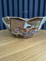 Japanese Satsuma Hand Painted Footed Bowl. 20 Cm In Diameter 9 Cm High. Stunning