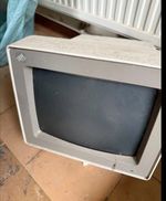 VINTAGE COMPUTER MONITOR IBM MODEL 8513002 COLOUR DISPLAY MADE IN UK POWERS UP