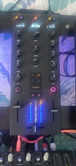 Native Instruments Traktor Z1 Mk2 Mixer Controller With Pro 4 Software included