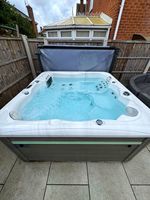 Hot tub deep clean / service
