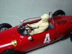 1/18 FIGURE  PHIL HILL  DRIVING  VROOM  FOR  FERRARI 156  CMC  EXOTO  CMR