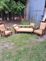 Beautiful, carved, edwardian chaise longue in gold velvet With 2 Chairs