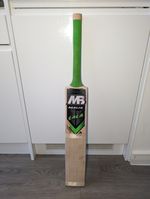 mb malik cricket bat