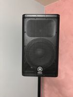 YAMAHA  DXR12 Active speaker