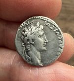 ROMAN. AUGUSTUS (27 B.C.- 14 A.D). SILVER DENARIUS.