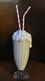 ARTIFICIAL BANANA  MILKSHAKE  ADVERTISING AMRICAN DINER TV FILM PROP
